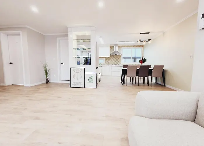 Grand Open Hongdae Houes 4bdr 2bth 아파트