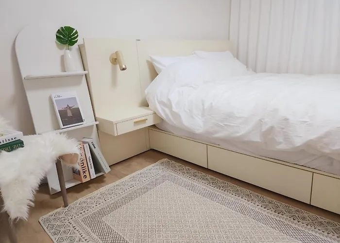 아파트 Grand Open Hongdae Houes 4bdr 2bth