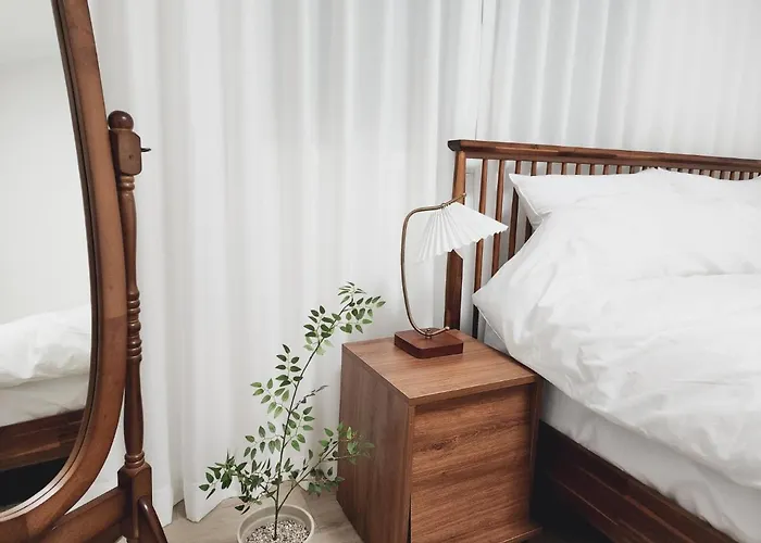 아파트 Grand Open Hongdae Houes 4bdr 2bth