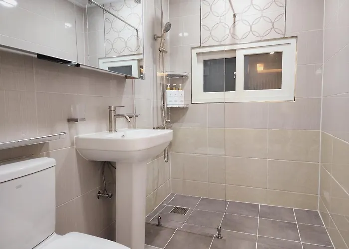 Grand Open Hongdae Houes 4bdr 2bth * 서울특별시