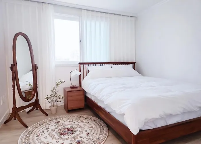 아파트 Grand Open Hongdae Houes 4bdr 2bth